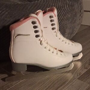 Cameo White and Pink Women's Ice Skates